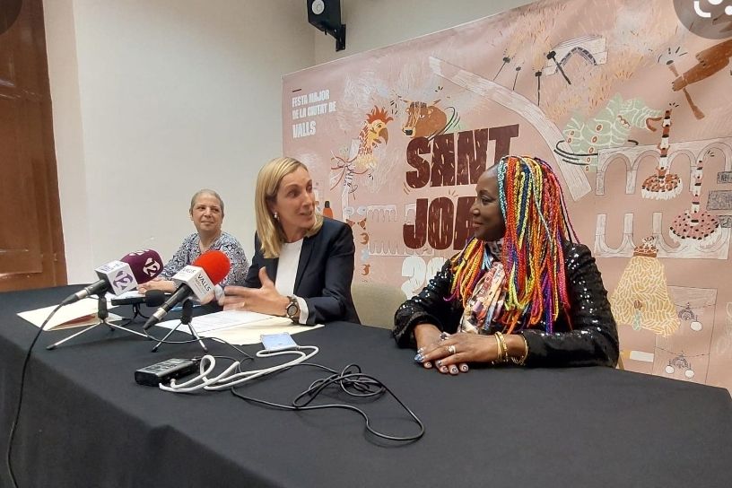 Lucrecia en la rueda de prensa de presentación de la programación de la Fiesta Mayor de San Juan de Valls